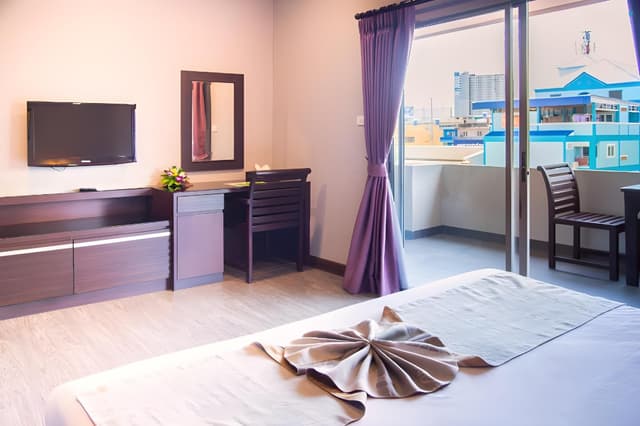 Deluxe Double or Twin Room with Pool View