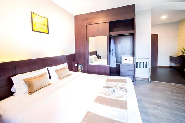 Superior Double or Twin Room with Pool View