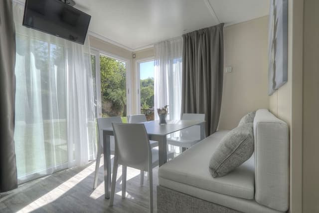 Deluxe Bungalow, 2 Bedrooms, Kitchenette (Family)