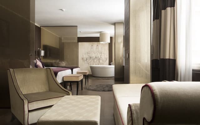 Suite (Penthouse)