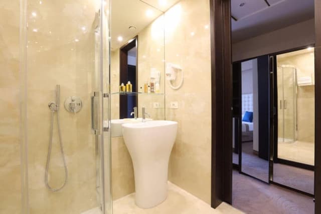 Executive Room, Lake View