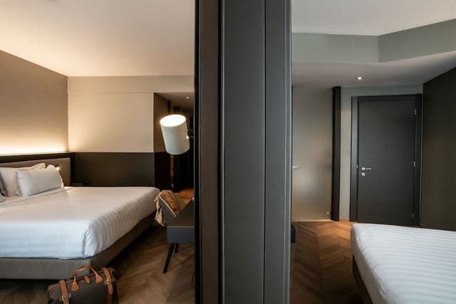 Family Room, Connecting Rooms
