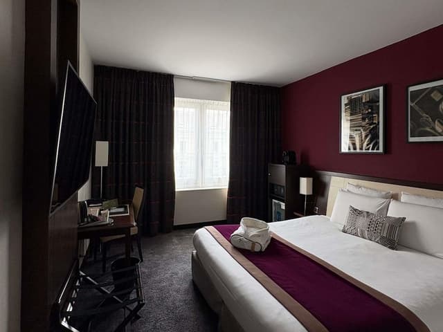 Privilege, Standard Room, 1 King Bed, Non Smoking