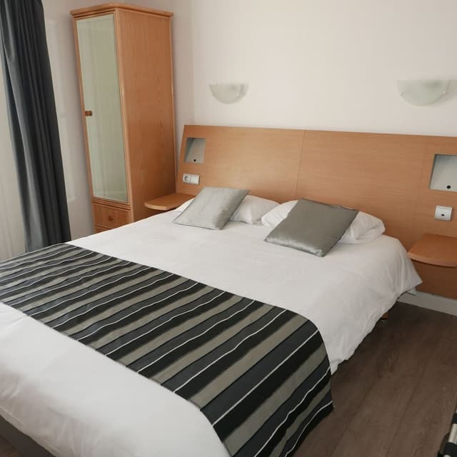 Double Room, Partial Sea View