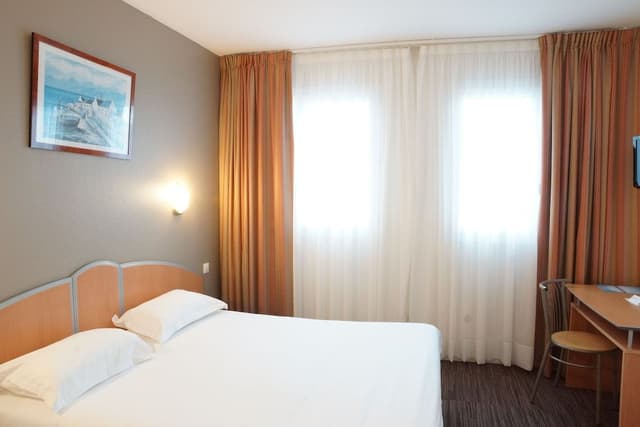 Double Room (South)
