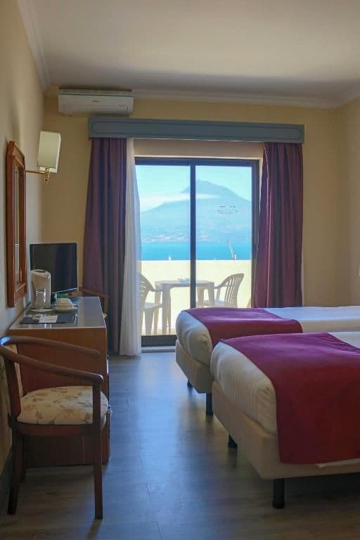 Double or Twin Room with Sea View