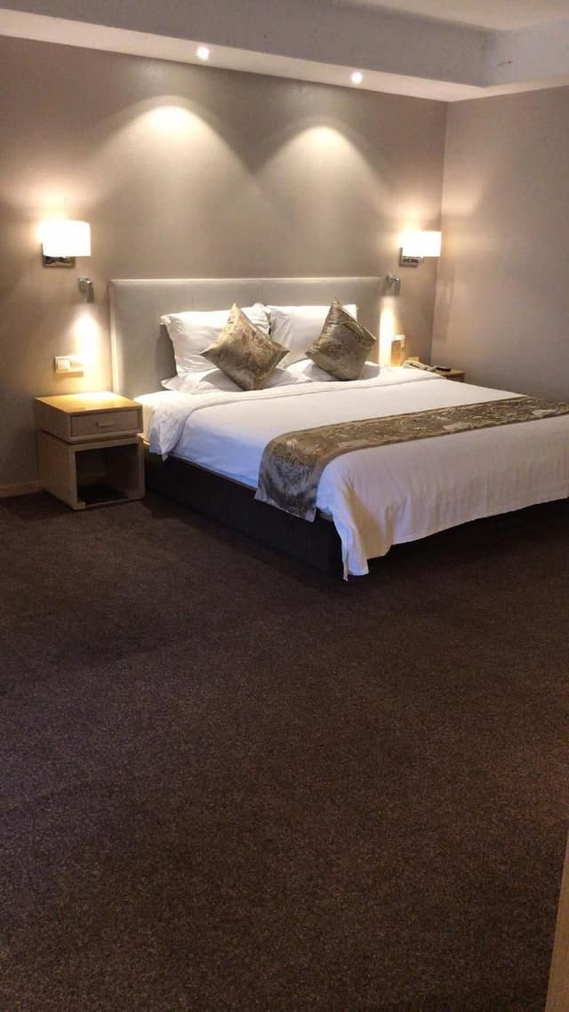 Deluxe Suite