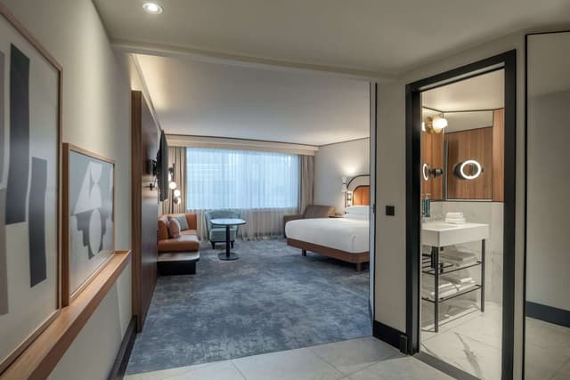 JUNIOR SUITE