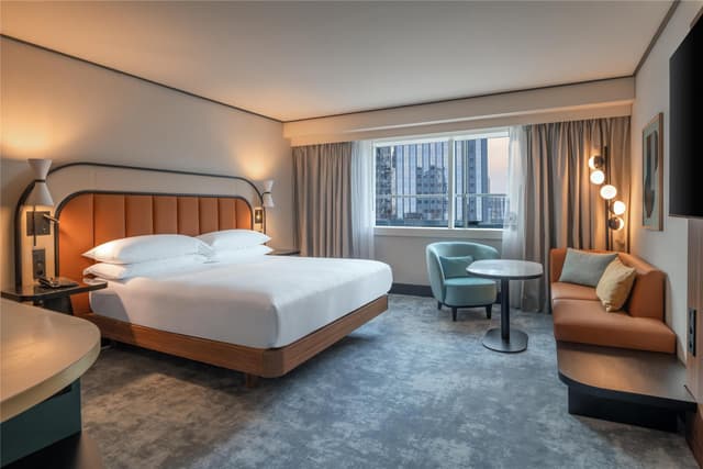 KING AND TWIN BED CONNECTING FAMILY ROOMS