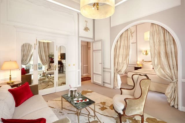Eiffel Tower Suite