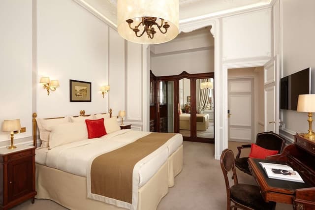 Prestige Room