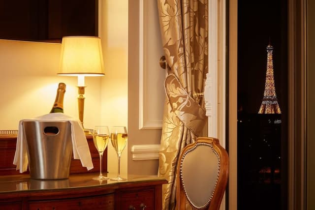 Eiffel Tower Suite