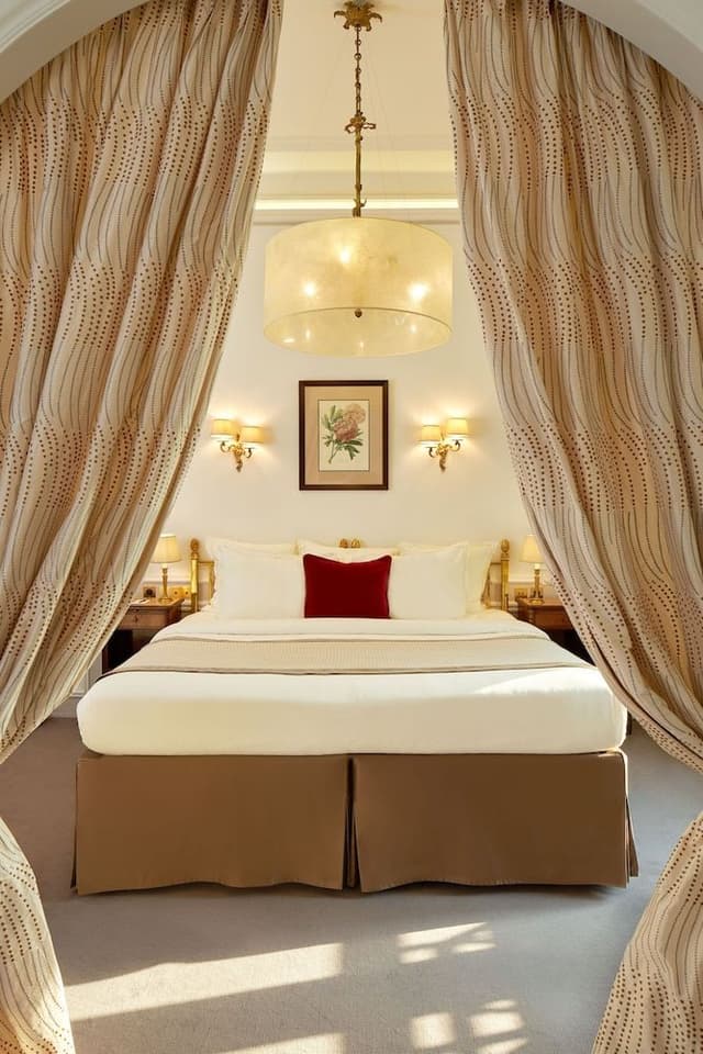 Eiffel Tower Suite
