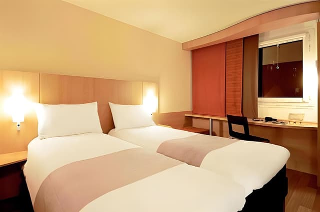 Standard Room with Two Single Beds