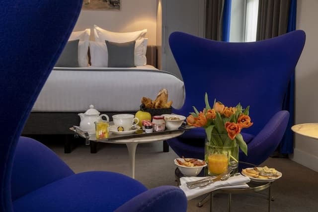 Deluxe Suite (Parisienne)