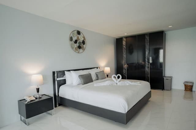 Penthouse Suite with City View