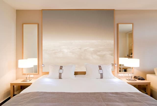 1 Queen Bed, Executive Room