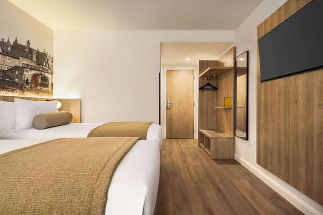 Standard Room (2 Twin and 1 Sofabed)