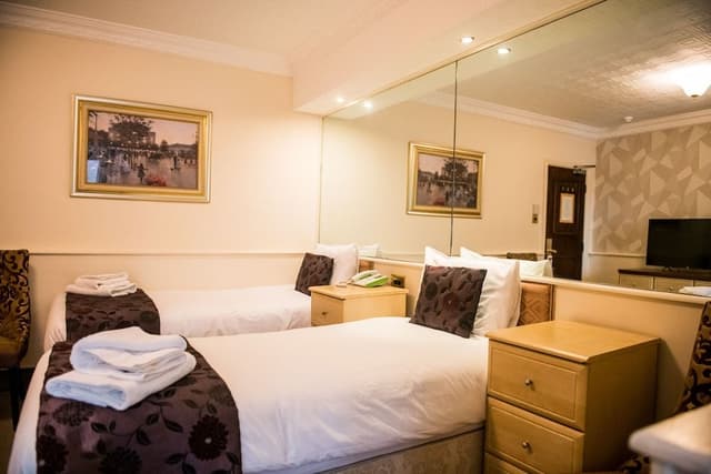 Club Twin Room