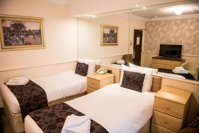 Club Twin Room