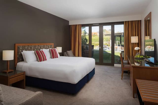 Lodge King Room