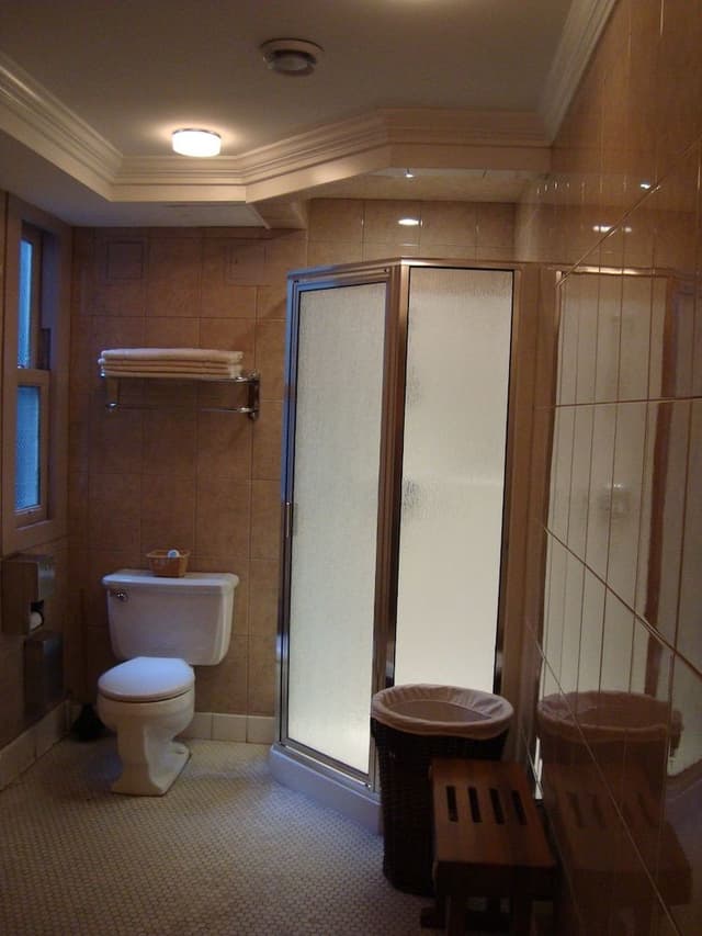 Economy Room, 1 Twin Bed, Shared Bathroom