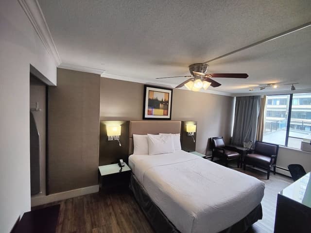 Queen Room