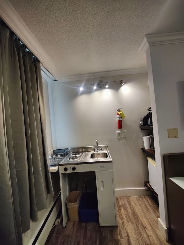 Queen Room