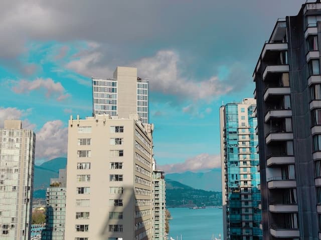 Penthouse Apartment with Patio, Harbour & City view