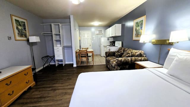 Studio Suite, Kitchen