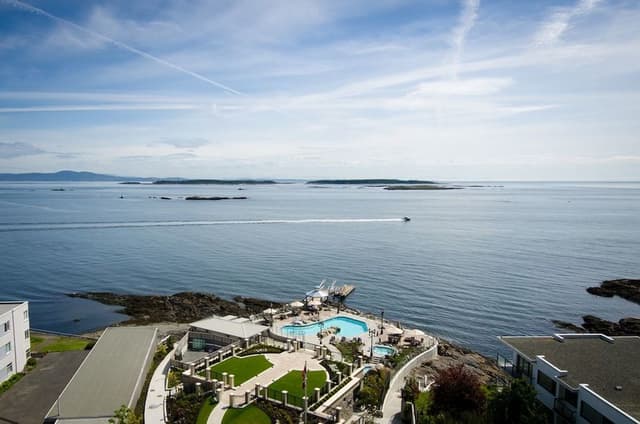 Guest Room, Partial Ocean View, Double Queen
