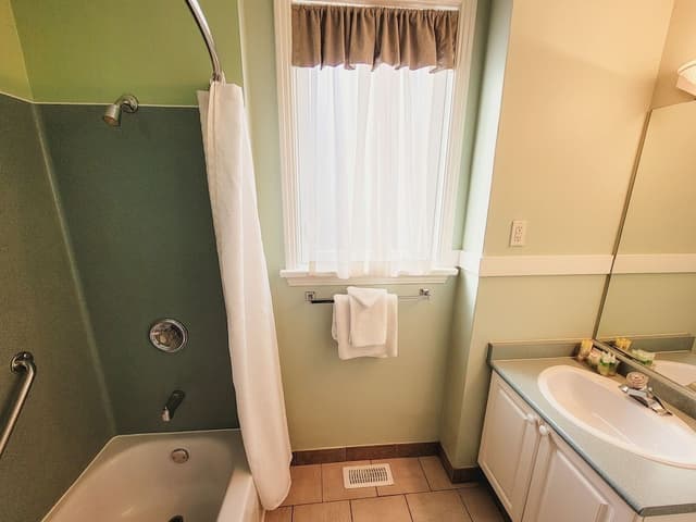 Suite, 1 Bedroom, Garden Area
