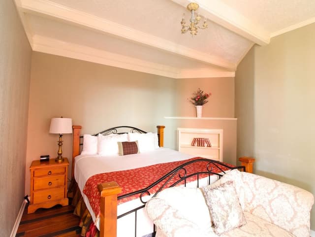 Suite, 1 Bedroom, Garden Area