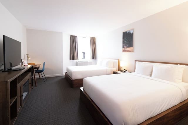 Deluxe Room, 2 Queen Beds, City View