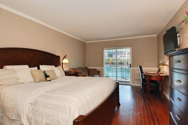 Deluxe Room, 1 King Bed with Sofa bed, River View