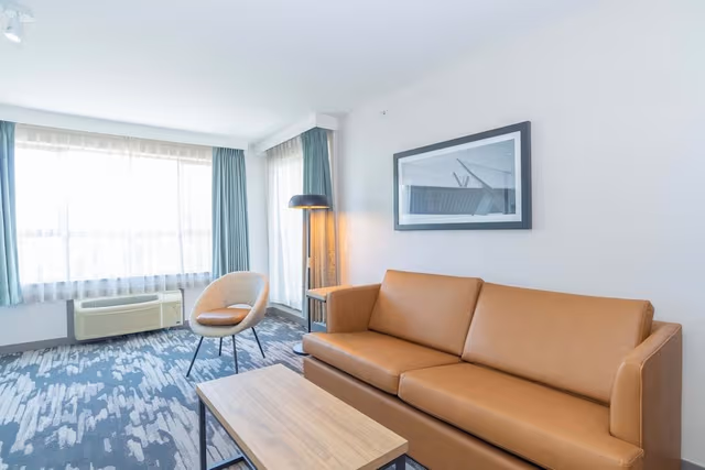 Suite, 1 King Bed with Sofa bed, Kitchen (Accessible)