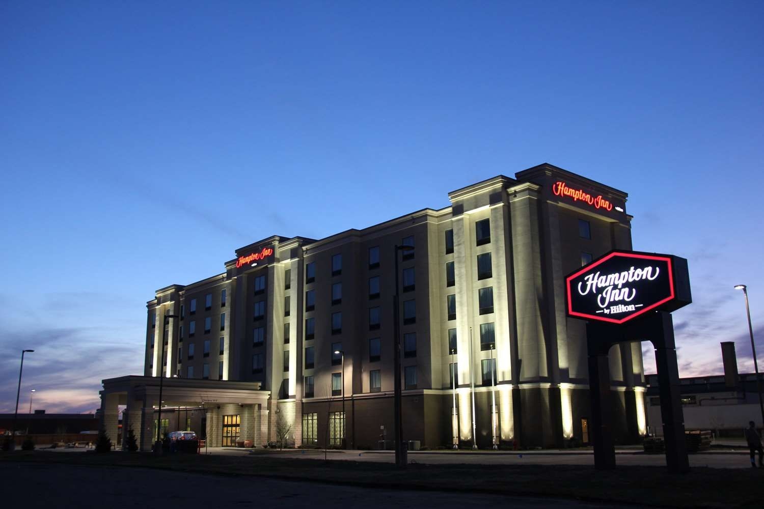 HAMPTON INN BY HILTON WINNIPEG AIRPORT3