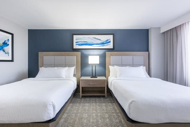 One Bedroom Suite with Harbour View with Double Beds