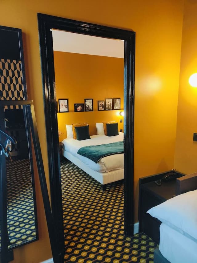 Junior Suite (with 1 Double Bed and 1 single)