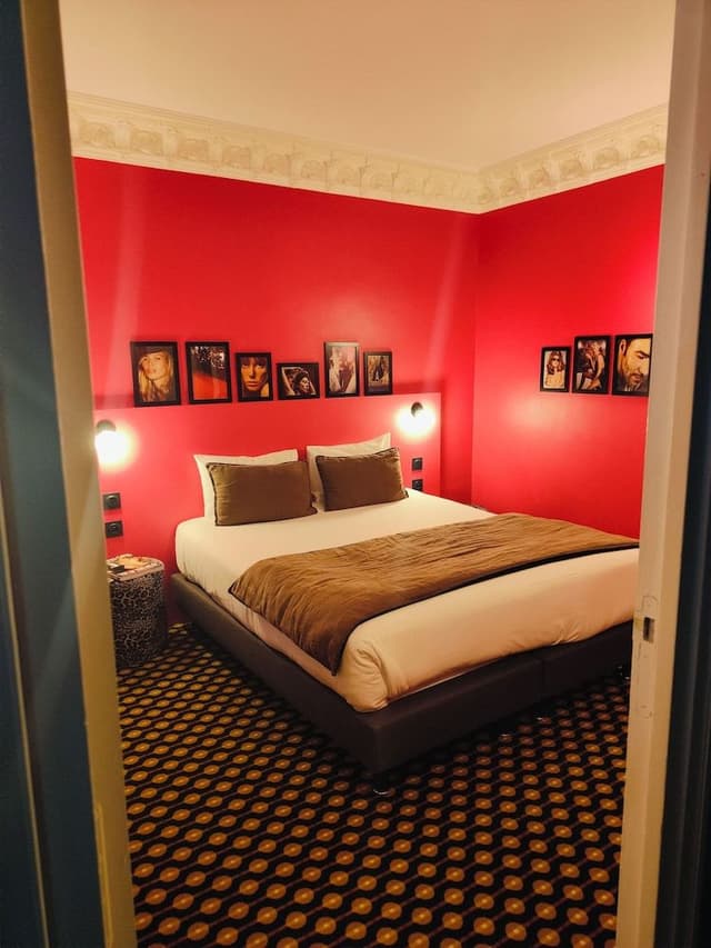 Junior Suite (with 1 Double Bed and 1 single)