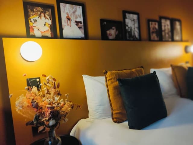 Junior Suite (with 1 Double Bed and 1 single)