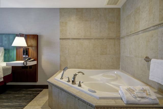 1 KING BED WITH WHIRLPOOL NONSMOKING