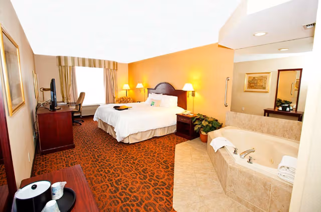 1 KING BED WITH WHIRLPOOL NONSMOKING