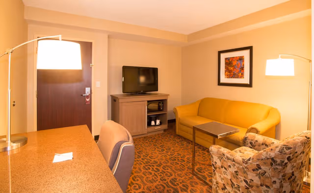 1 KING BED 1 BEDROOM SUITE NONSMOKING