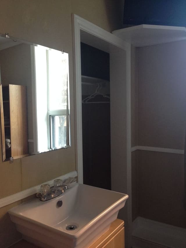 Single Room, 1 Twin Bed, Shared Bathroom
