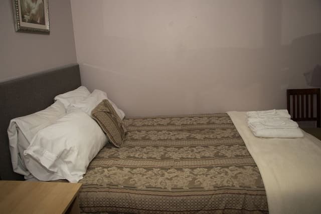 Superior Room, 1 Queen Bed, Shared Bathroom
