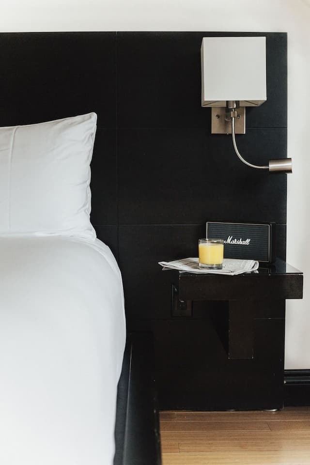 Room (Large)