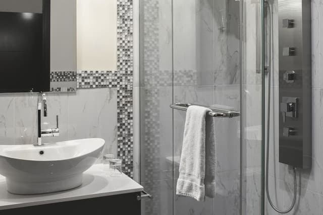 Room (Large)
