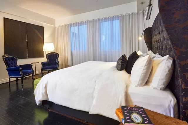 Junior Suite, 1 King Bed