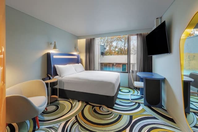 ADGE Queen Room